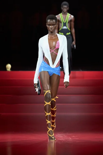 Look 32